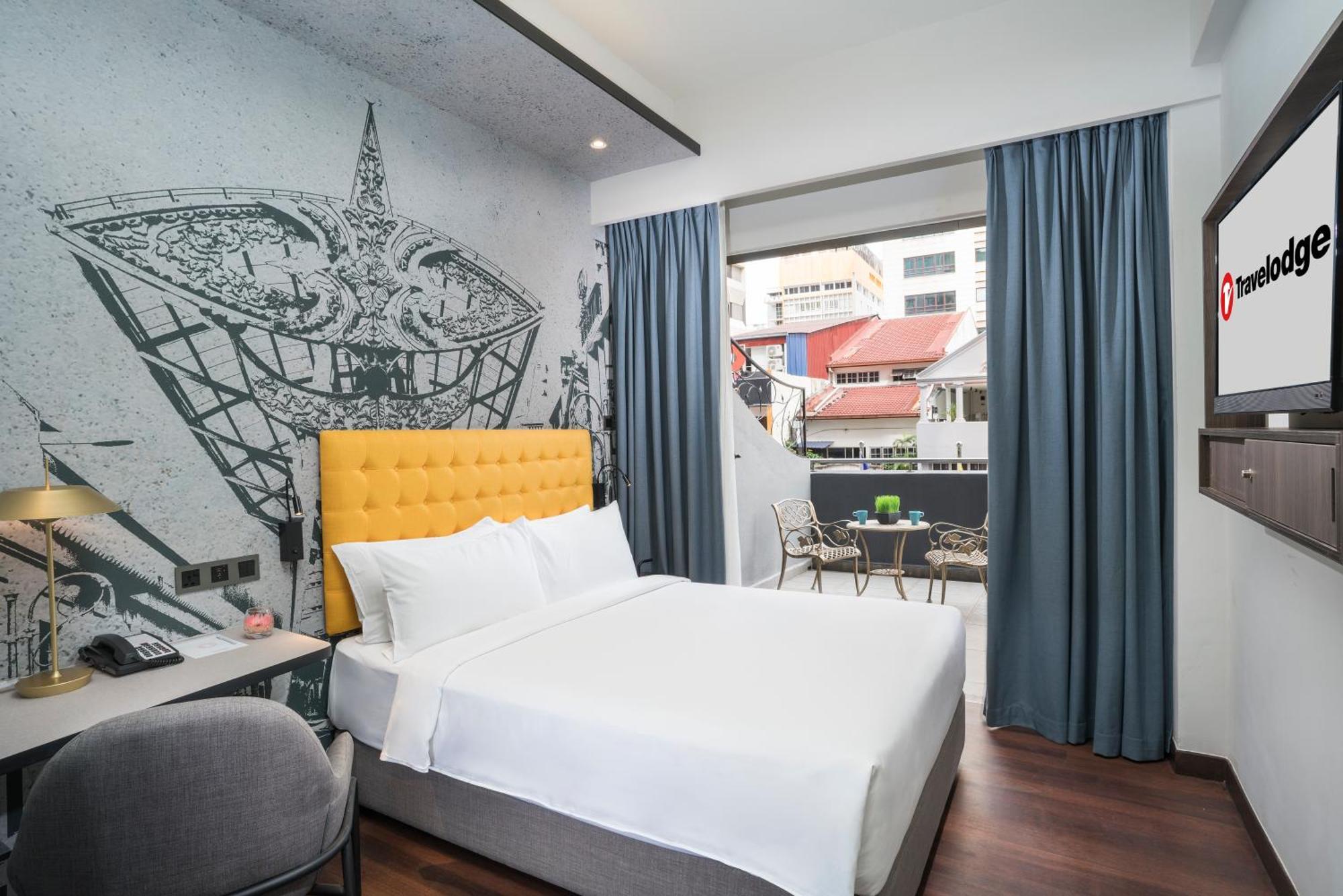 Deluxe Queen Room