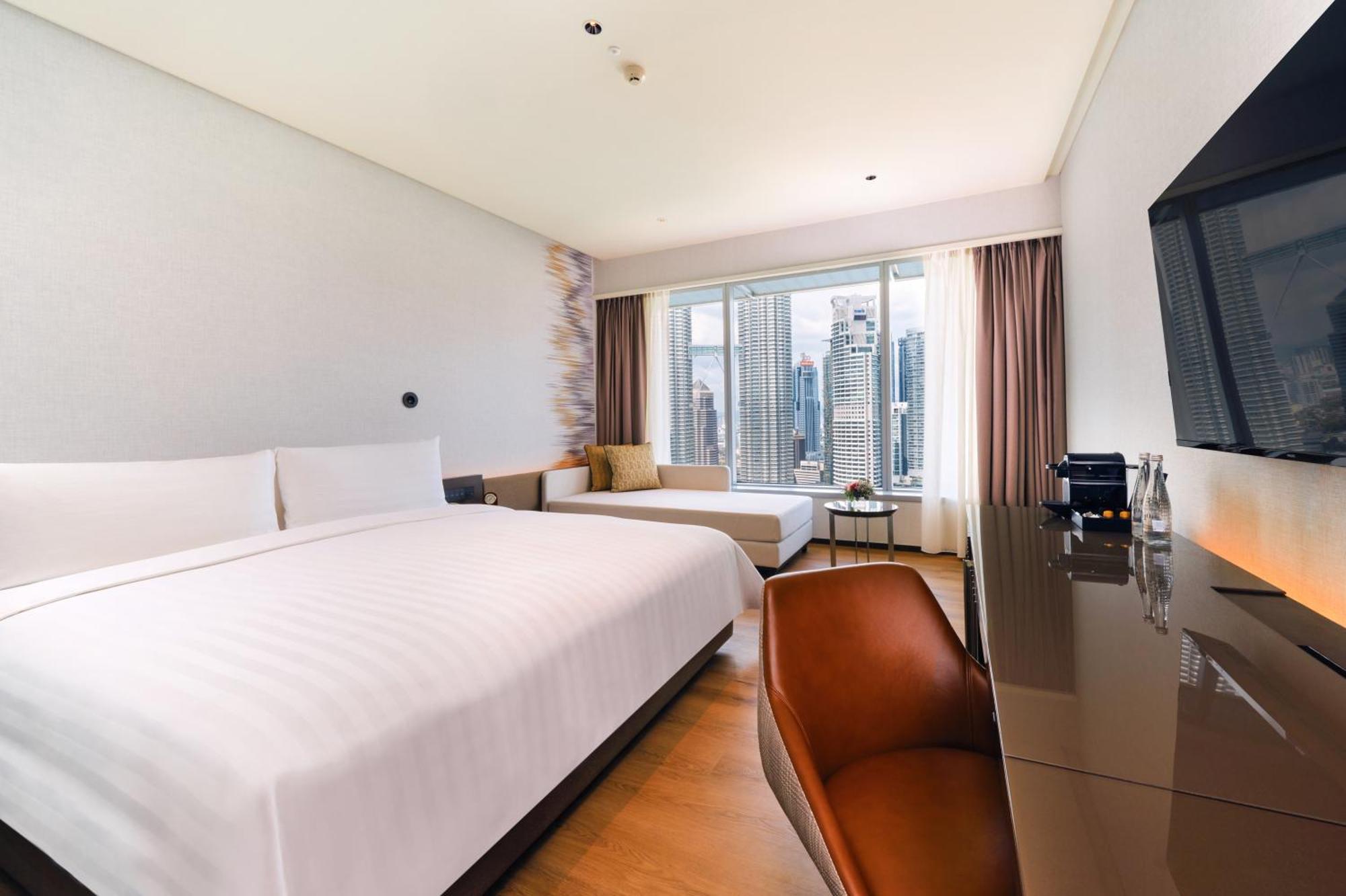 Traders Club Twin Towers View Room Newly Refurbished,1613665897:JPEG