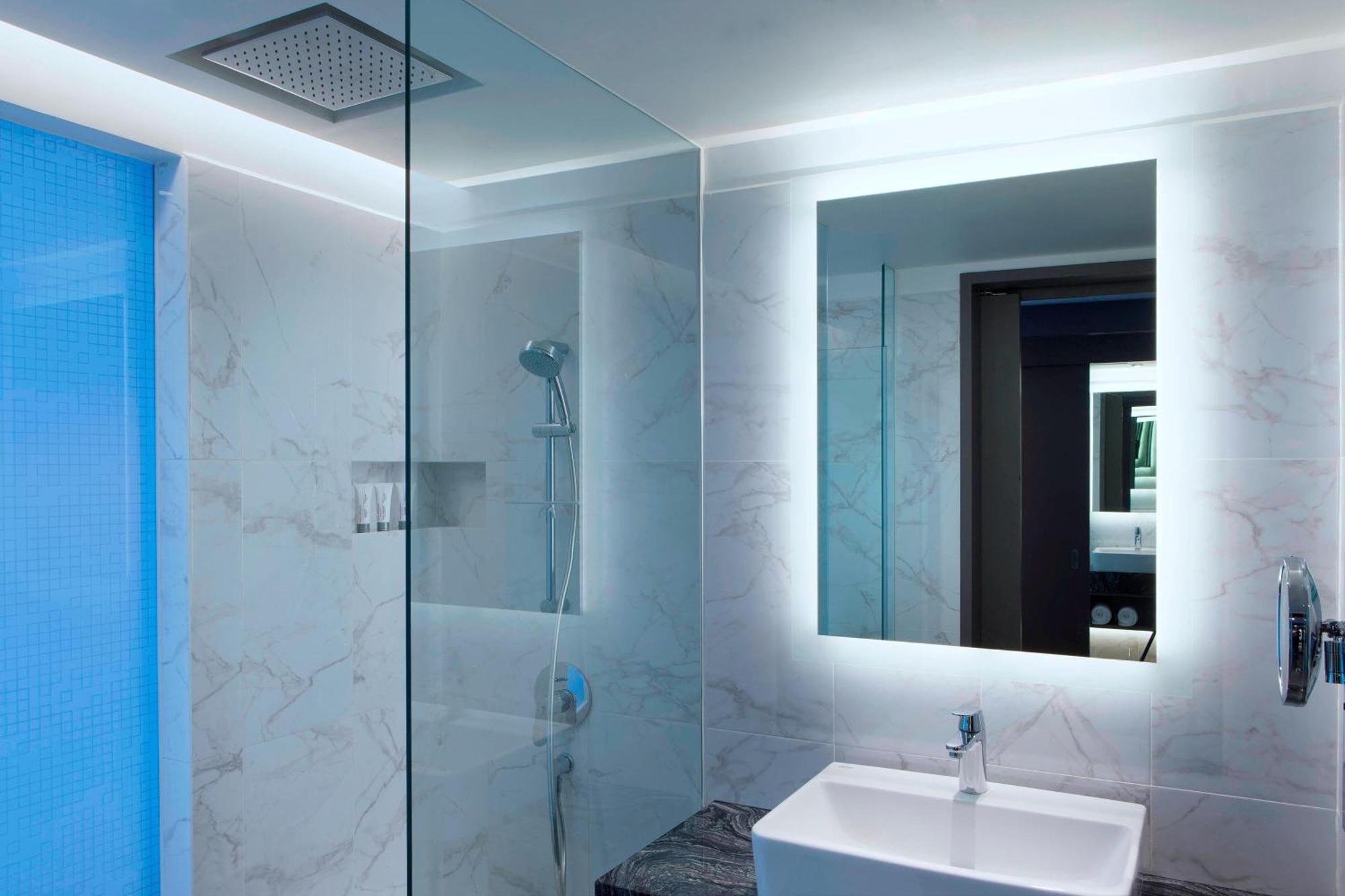 Le Meridien Club Room,1643167238:JPEG