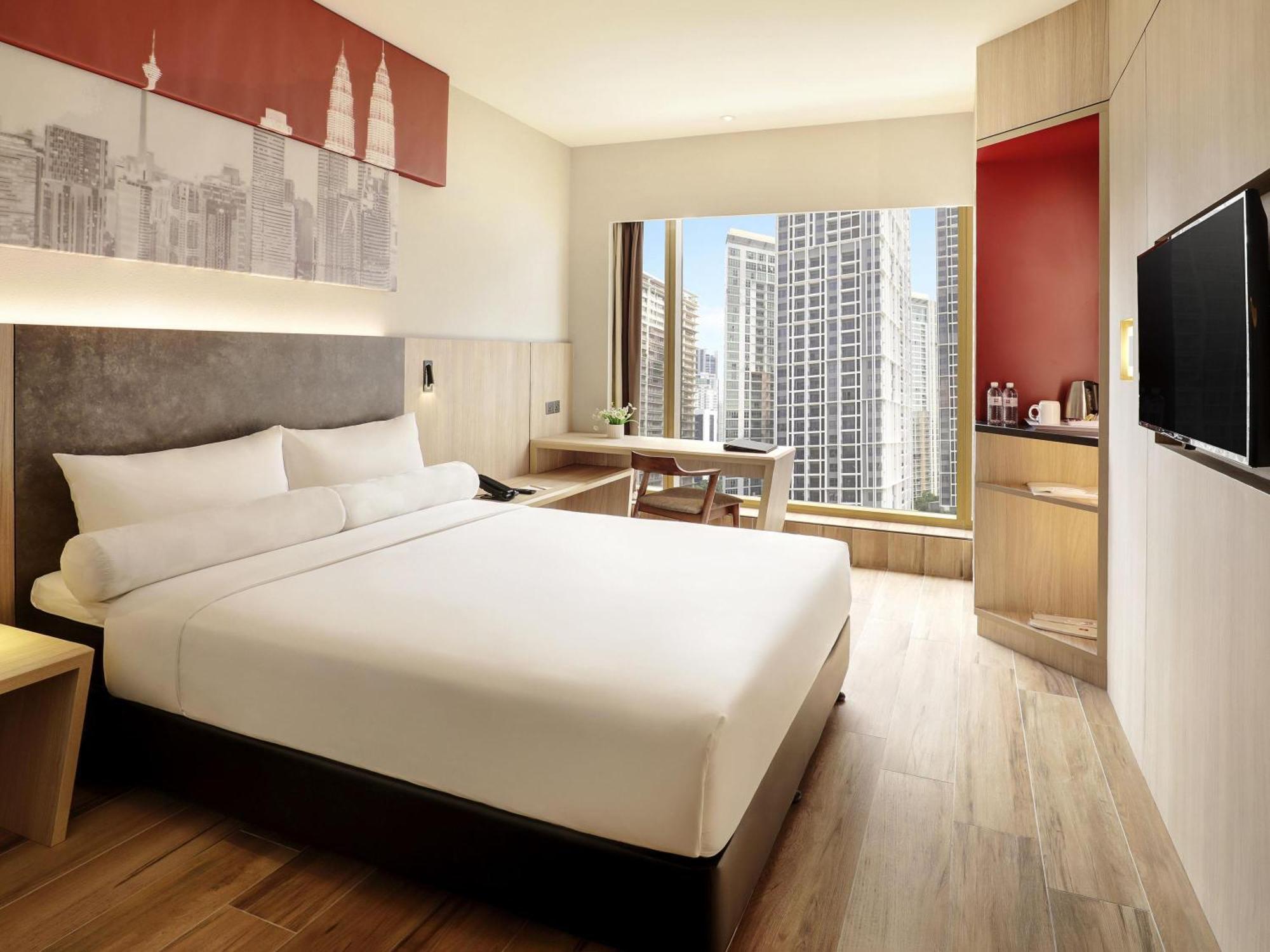 Standard Room 1 Queen Bed