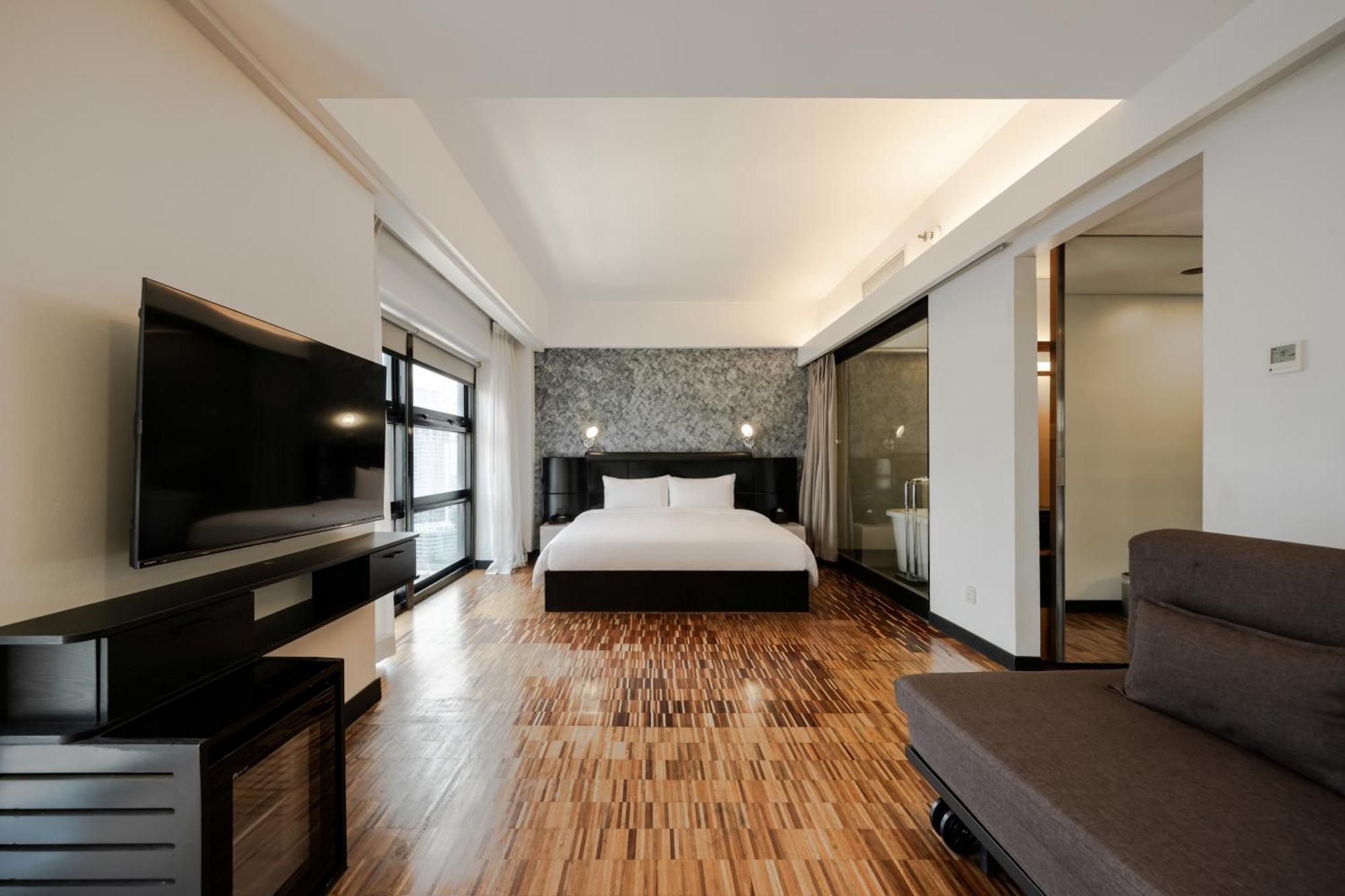 Premier Room