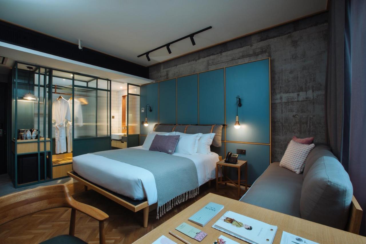 Courtyard Room,975064321:JPEG